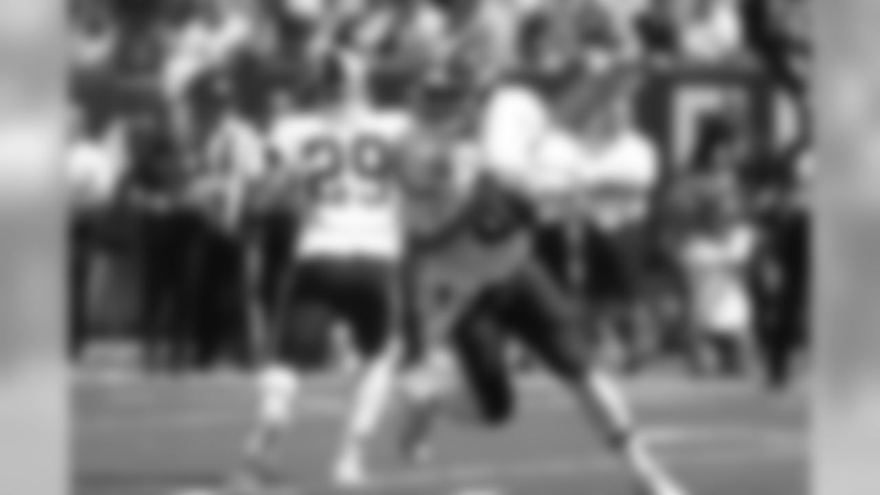 Quarterback Case Keenum (5)