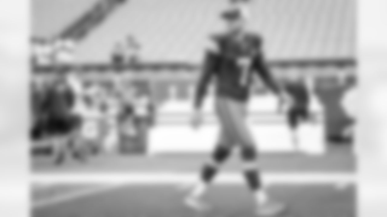 \Kicker Dustin Hopkins (7) before a NFL football game between the Cincinnati Bengals and Cleveland Browns on September 10, 2023 at Cleveland Browns Stadium.