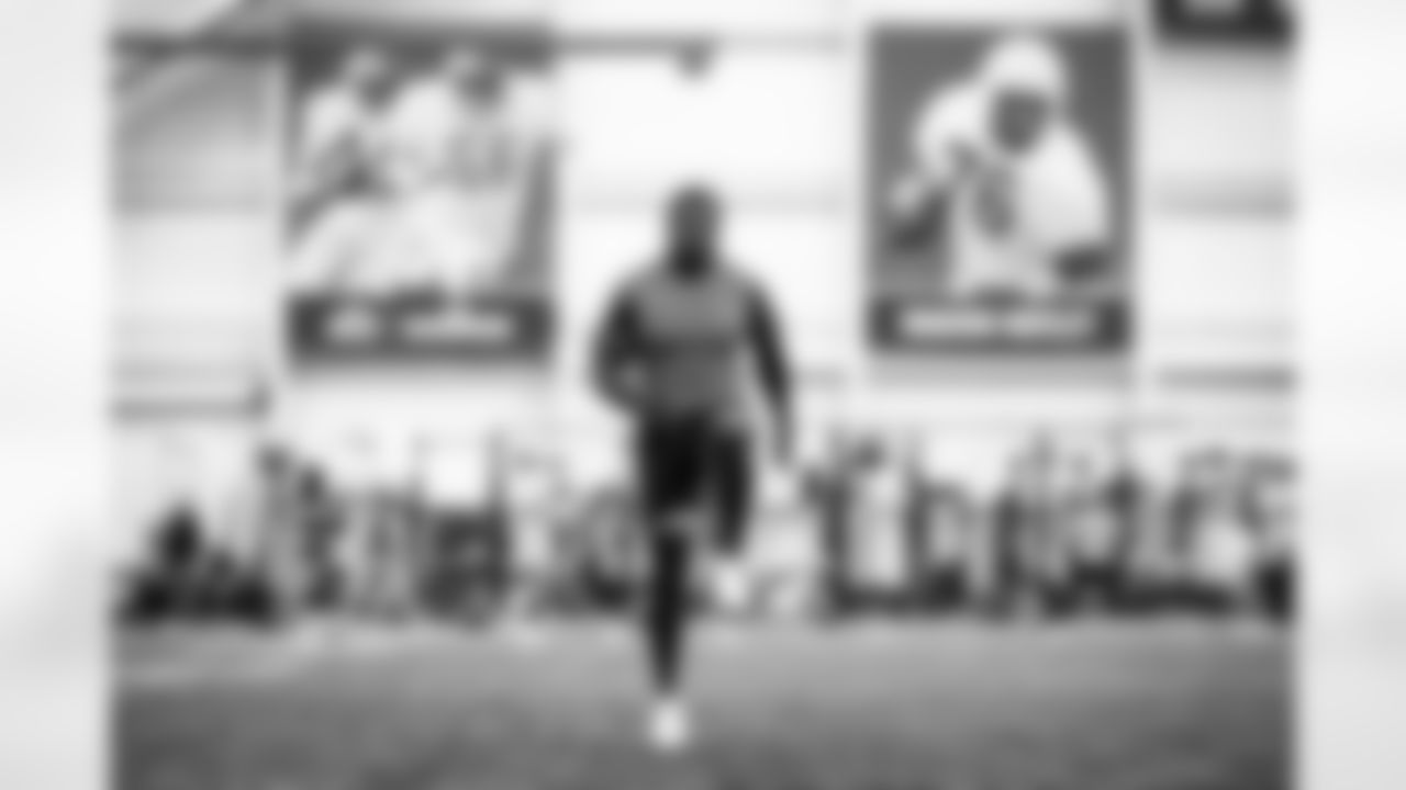 Linebacker Matthew Adams (40) during a workout in Phase I of the offseason at CrossCountry Mortgage Campus on April 20, 2023.