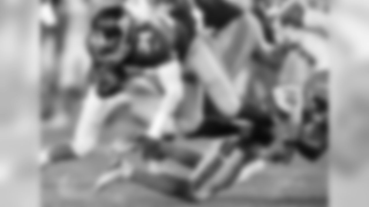 DB Jabrill Peppers tackles Giants RB Shane Vereen.