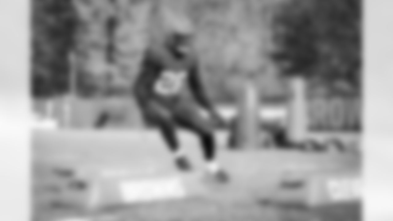Linebacker Jeremiah Owusu-Koramoah (28) during practice on November 10, 2021.