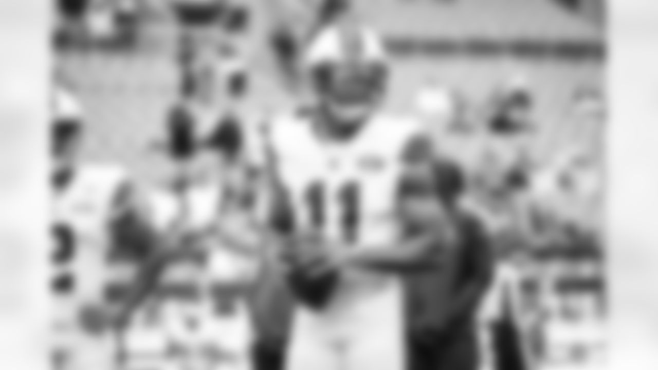 Wide receiver Donovan Peoples-Jones (11) before a NFL football game between the San Francisco 49ers and Cleveland Browns on October 15, 2023 at Cleveland Browns Stadium.