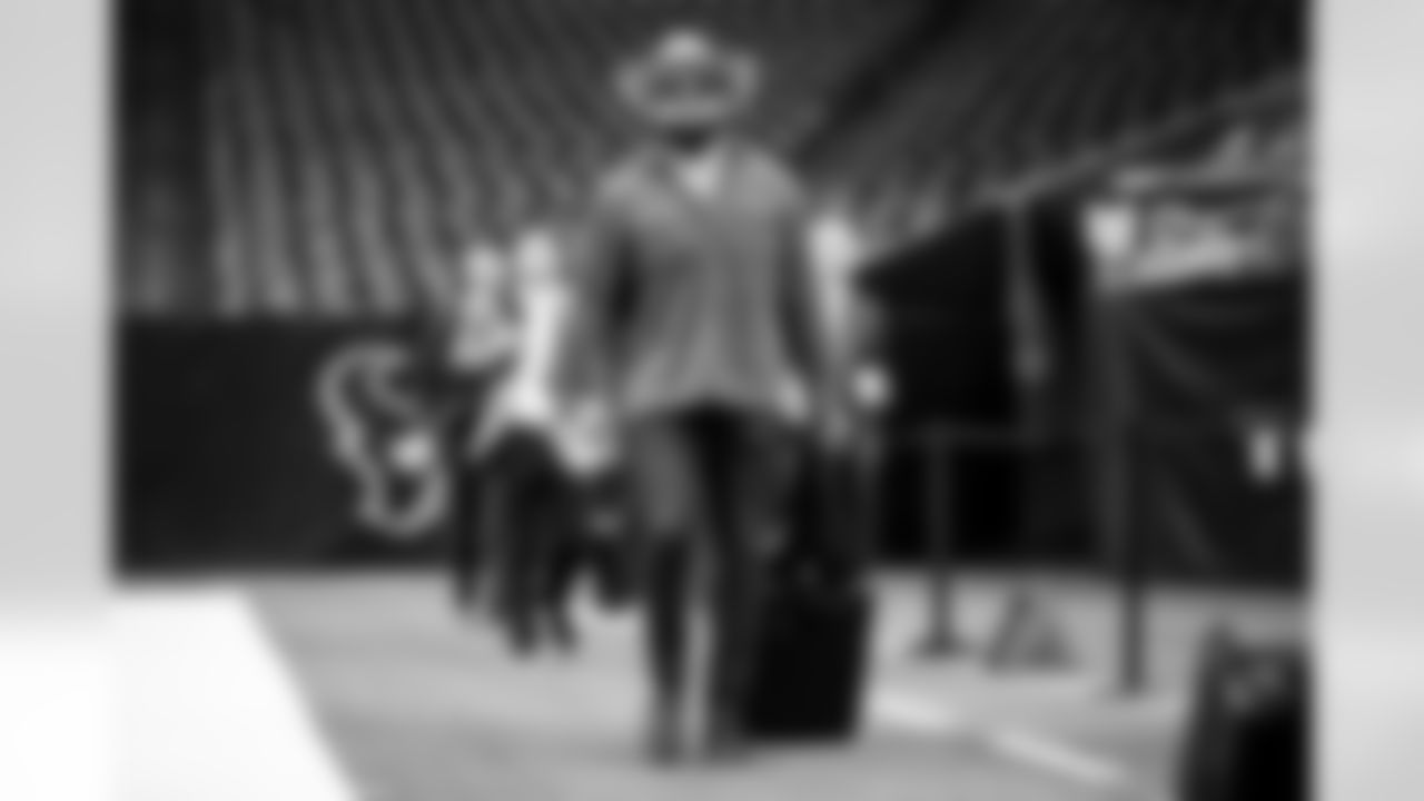 Defensive end Chase Winovich (69) before a NFL football game between the Cleveland Browns and Houston Texans on December 4, 2022 at NRG Stadium. The Browns won 27-14.