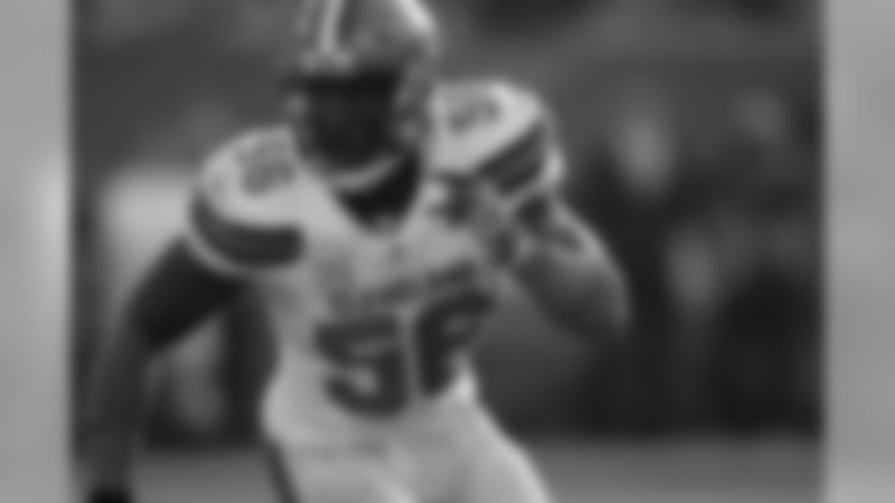 LB Demario Davis in action against the Cowboys.