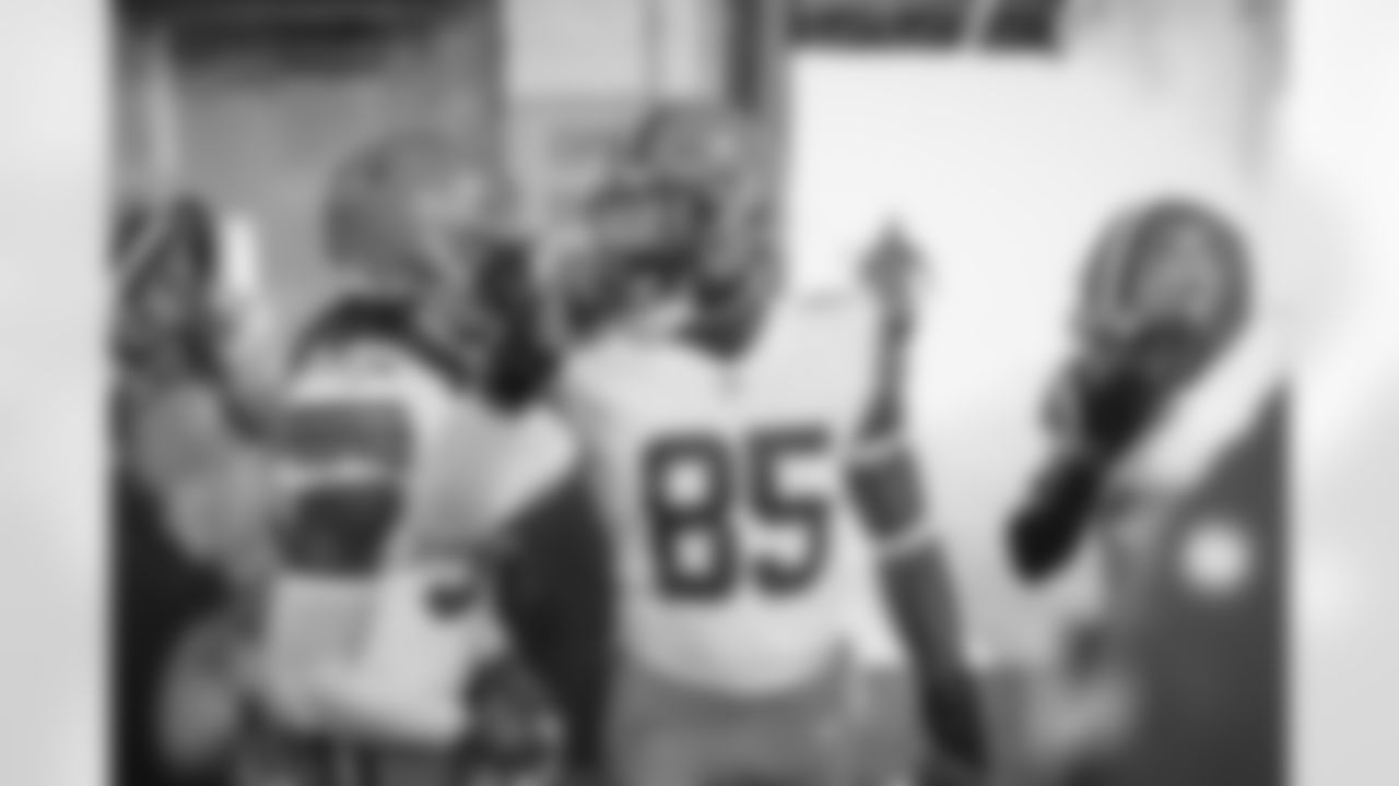 Tight end David Njoku (85) before a NFL football game between the Cleveland Browns and Cincinnati Bengals on December 11, 2022 at Paycor Stadium.