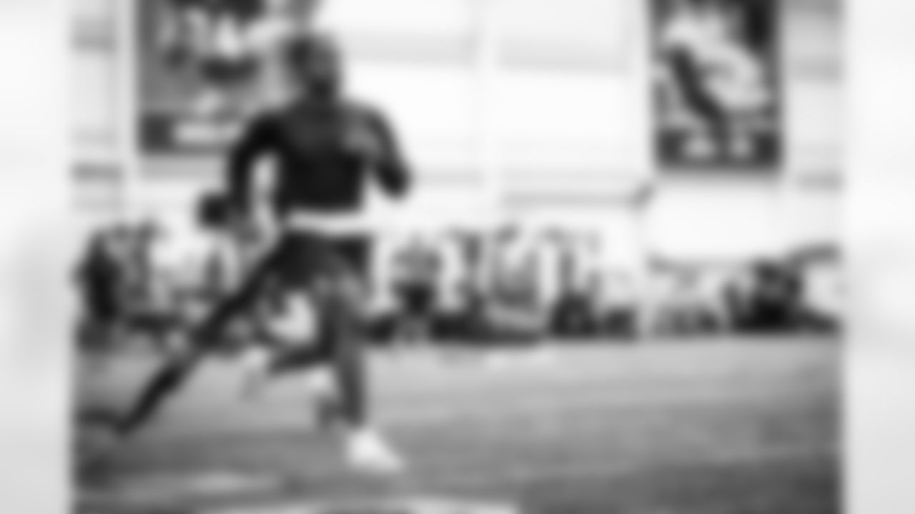 Running back Demetric Felton Jr. (25) during a workout in Phase I of the offseason at CrossCountry Mortgage Campus on April 20, 2023.