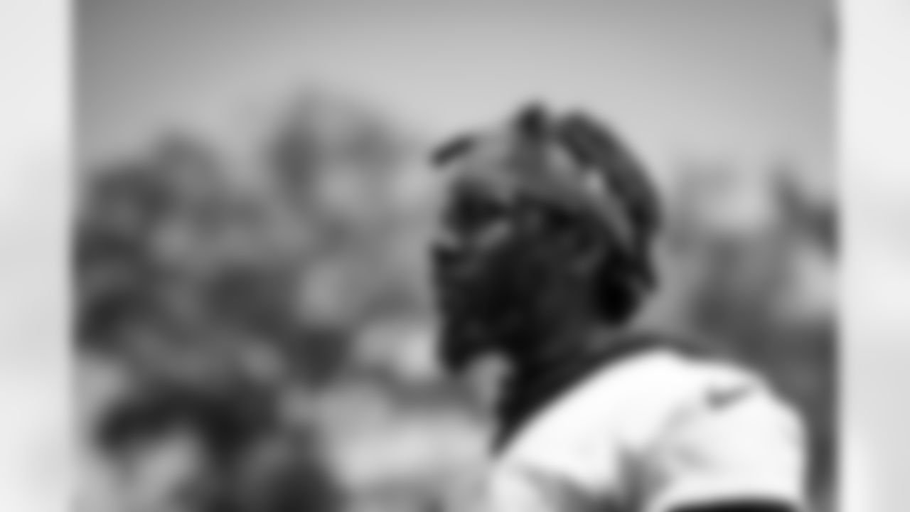 Linebacker Jeremiah Owusu-Koramoah (28) during the fifth day of OTAs at CrossCountry Mortgage Campus on June 1, 2022.
