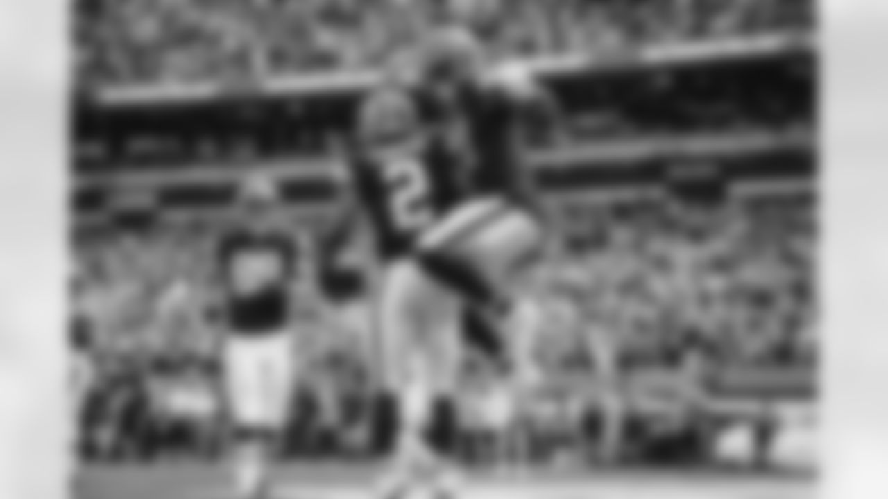 Wide receiver Donovan Peoples-Jones (11) and Wide Receiver Amari Cooper (2) during a NFL football game between the New York Jets and Cleveland Browns on September 18, 2022 at FirstEnergy Stadium.