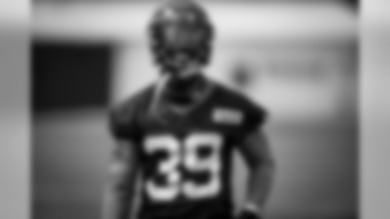 Cornerback Terrance Mitchell (39)