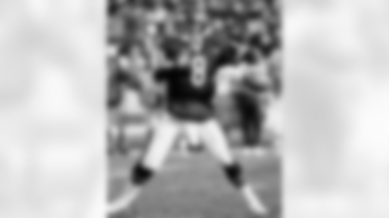 QB Cade McNown (UCLA) - Chicago Bears, 1999