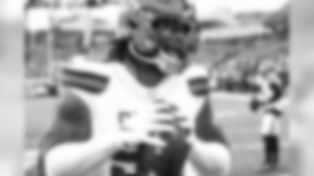 Defensive tackle Sheldon Richardson (98)