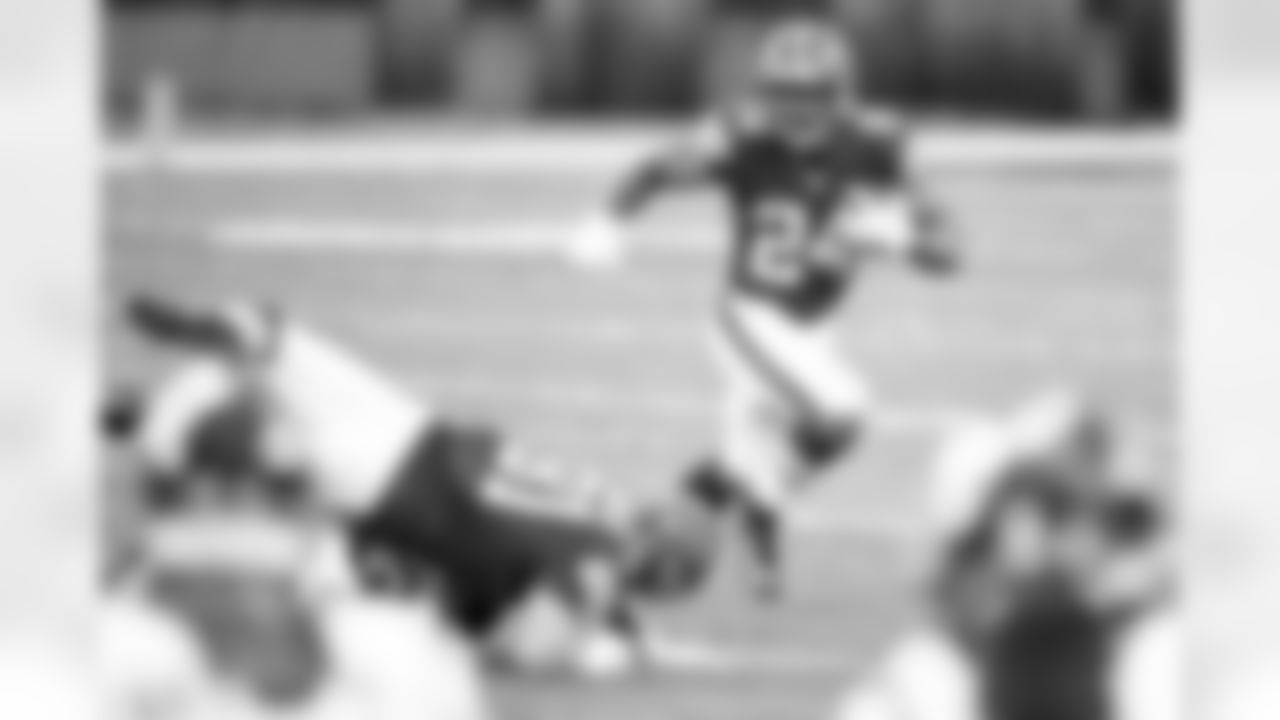 Running Back Nick Chubb (24) during a NFL football game between the Houston Texans and Cleveland Browns on November 15, 2020 at FirstEnergy Stadium. The Browns won 10-7.
