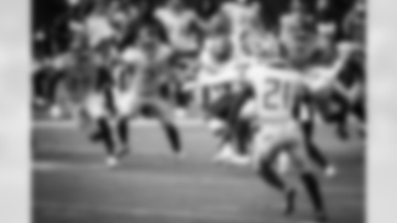 Running Back Nick Chubb (24) during a NFL football game between the Cleveland Browns and Tennessee Titans on December 6, 2020 at Nissan Stadium. The Browns won 41 - 35.