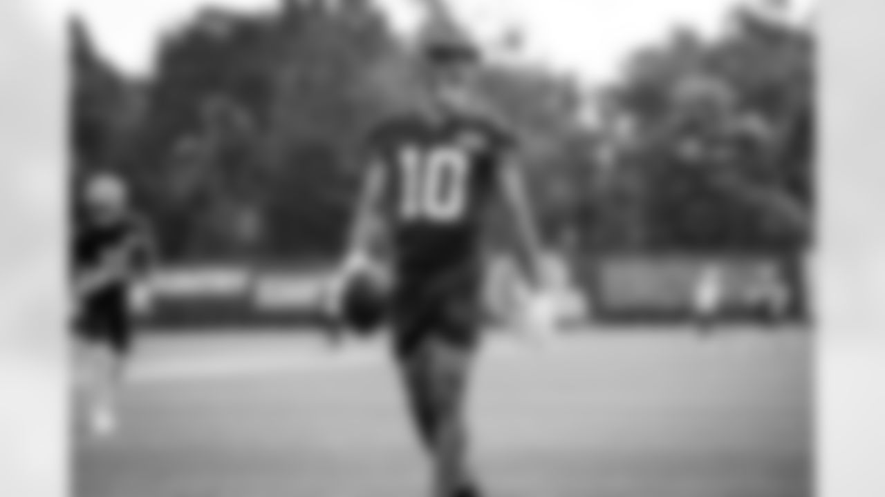 Wide receiver Anthony Schwartz (10) during practice at CrossCountry Mortgage Campus on August 30, 2022.