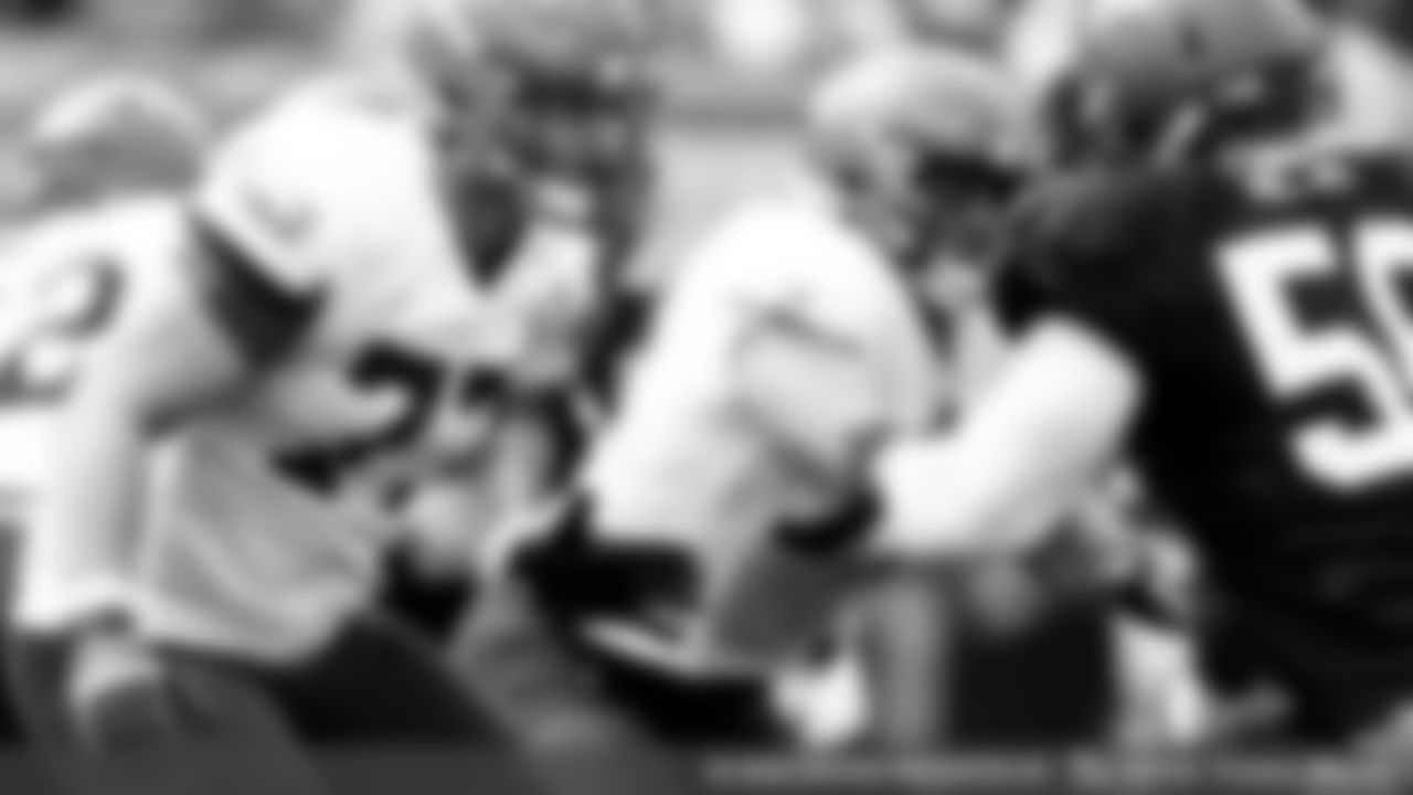 Offensive tackle Travis Vornkahl (77)