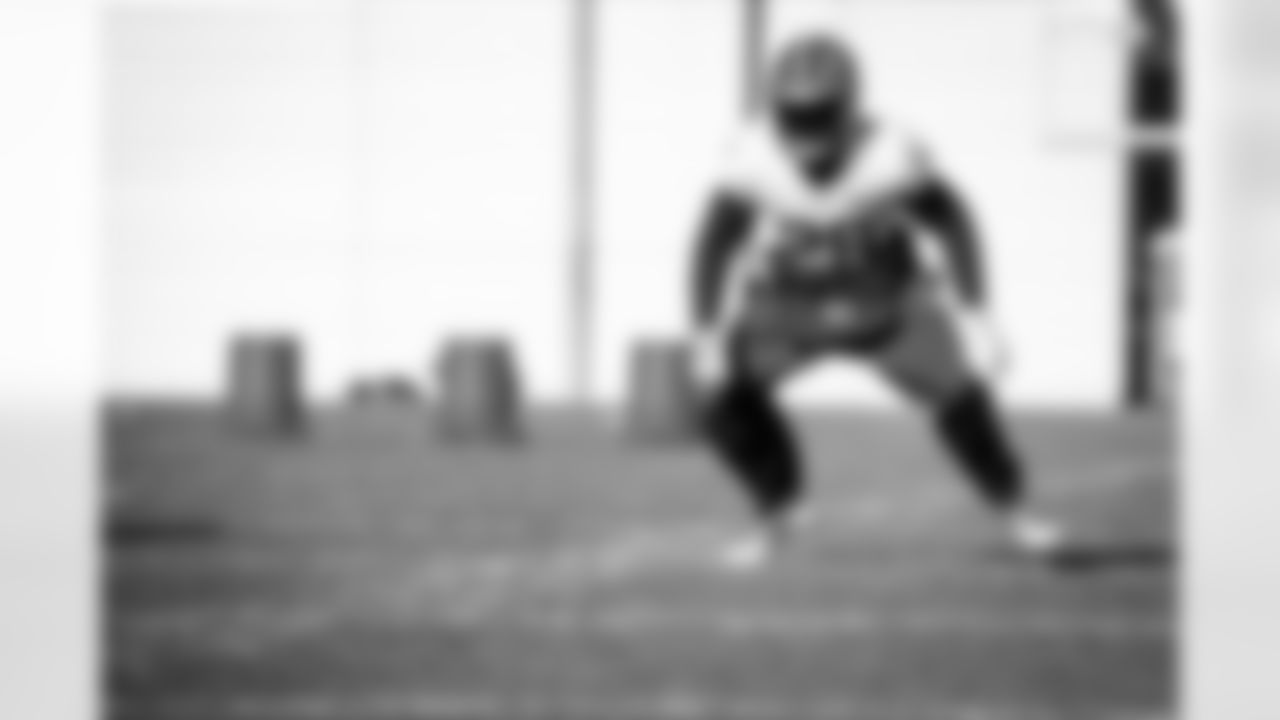 Linebacker Jeremiah Owusu-Koramoah (28) during practice at CrossCountry Mortgage Campus on November 23, 2022.