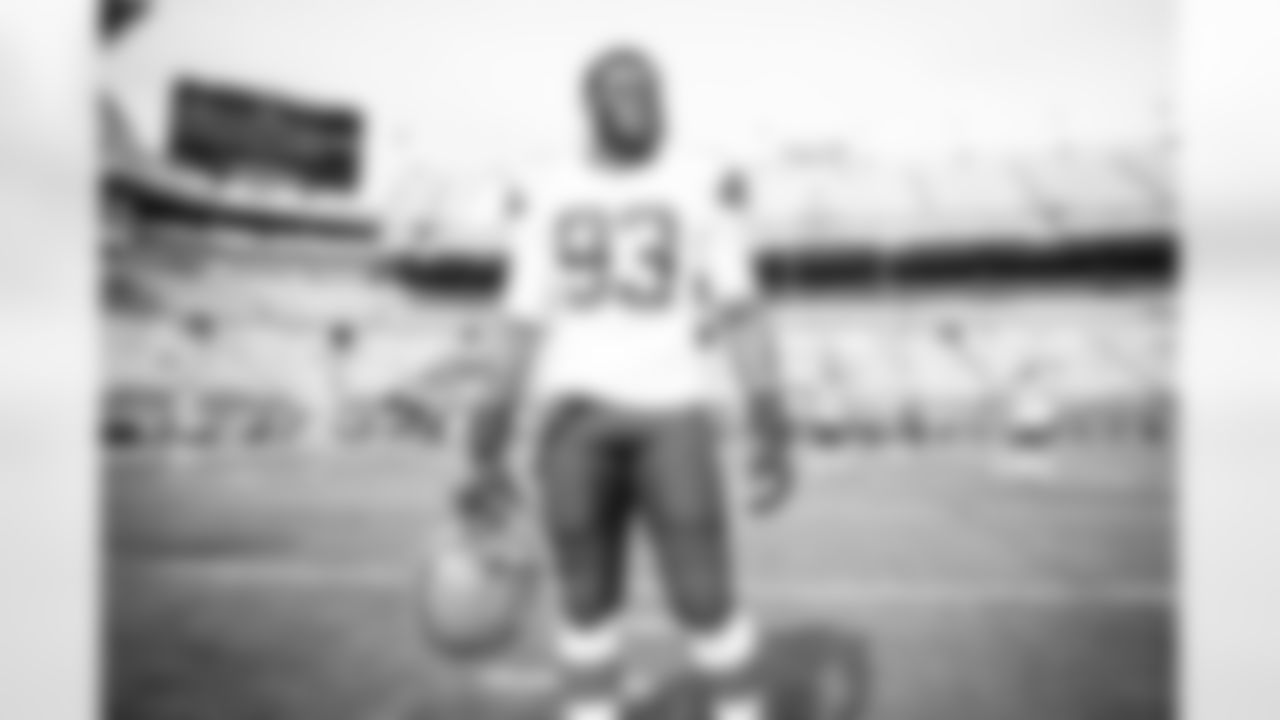 Linebacker B.J. Goodson (93) before a NFL football game between the Cleveland Browns and Pittsburgh Steelers on October 18, 2020 at Heinz Field. The Browns lost 38-7.