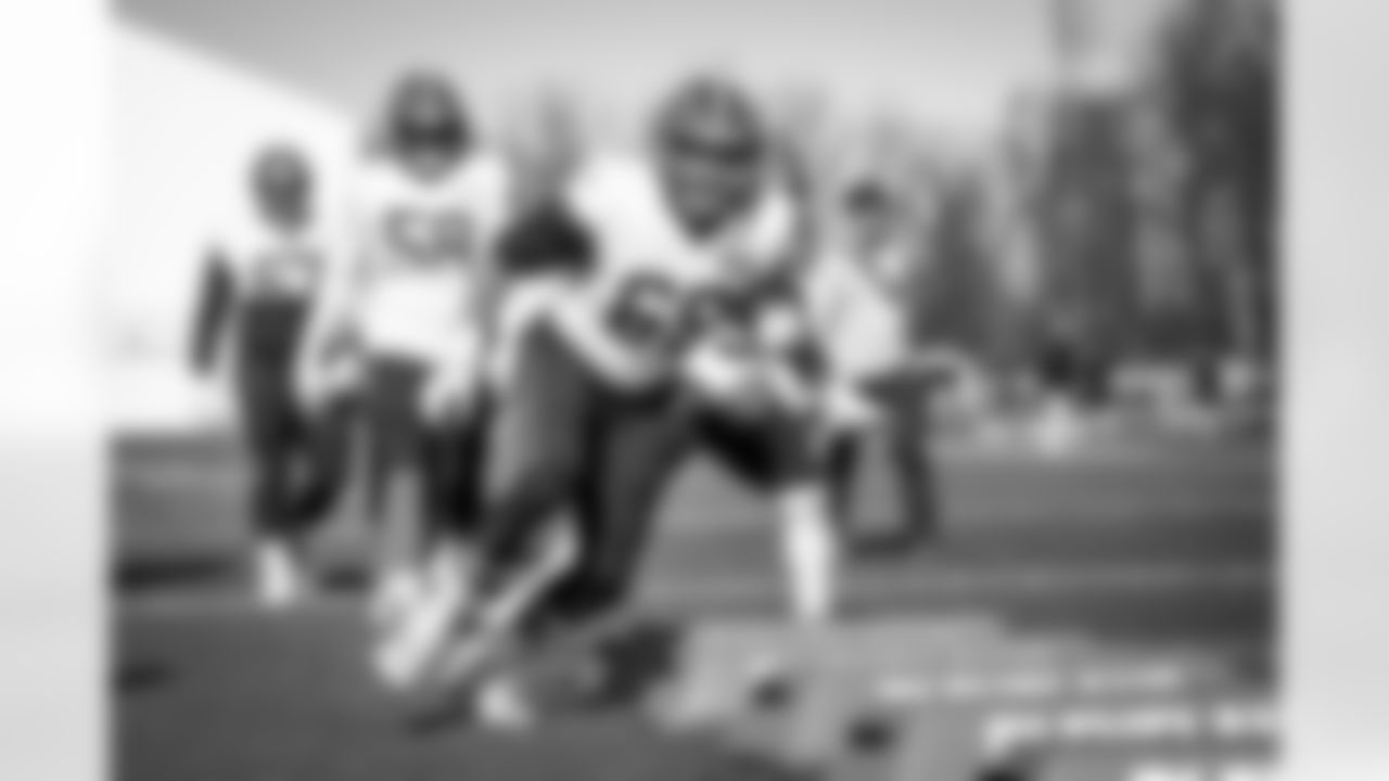 Defensive end Chase Winovich (69) during practice at CrossCountry Mortgage Campus on November 9, 2022.