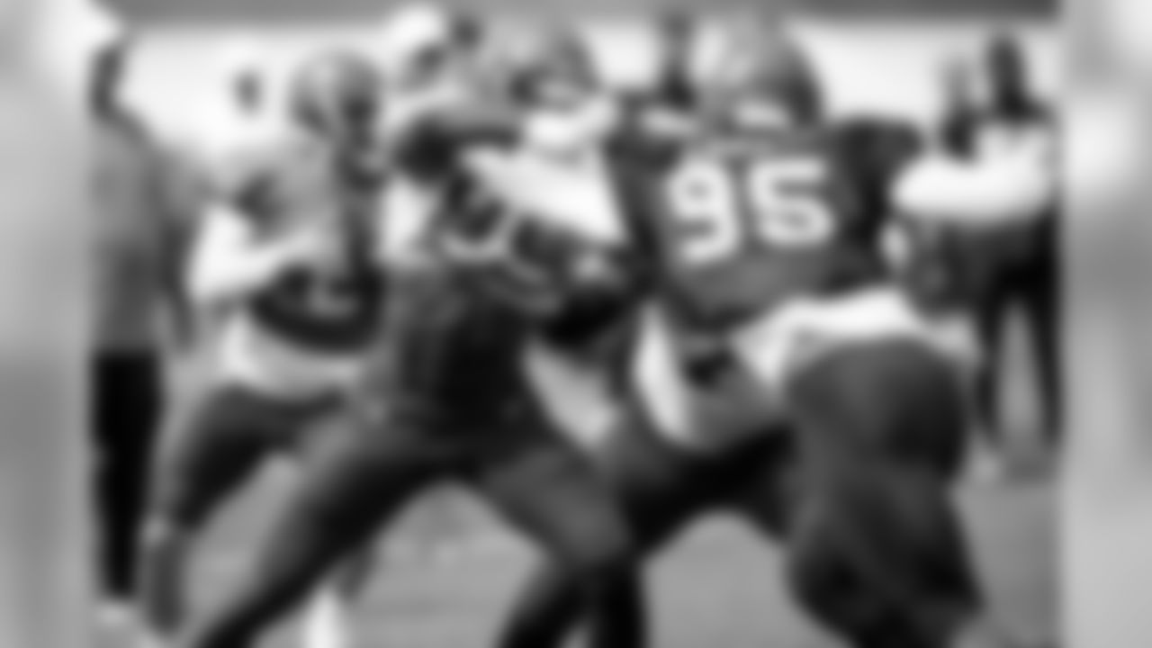 Tight end David Njoku (85) during practice on August 26, 2019
