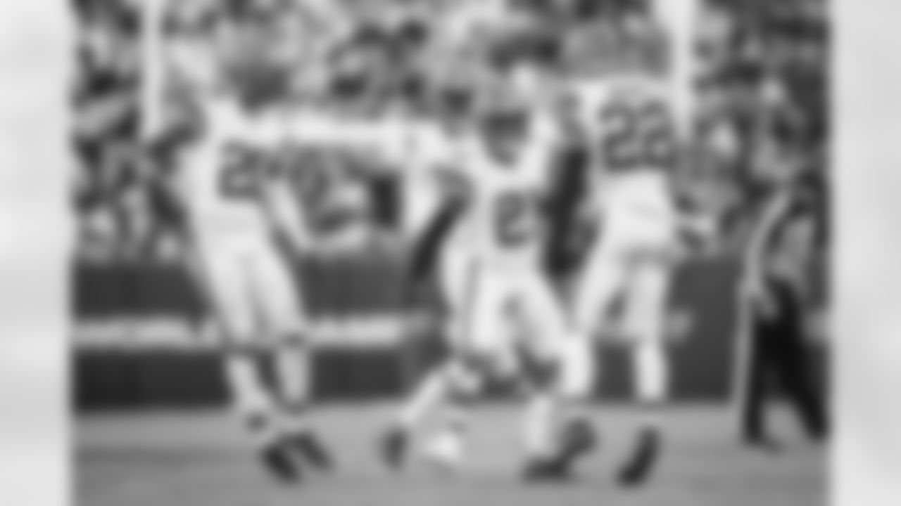 Cornerback Denzel Ward (21) during a NFL football game between the Cleveland Browns and Washington Commanders on January 1, 2023 at FedEx Field.