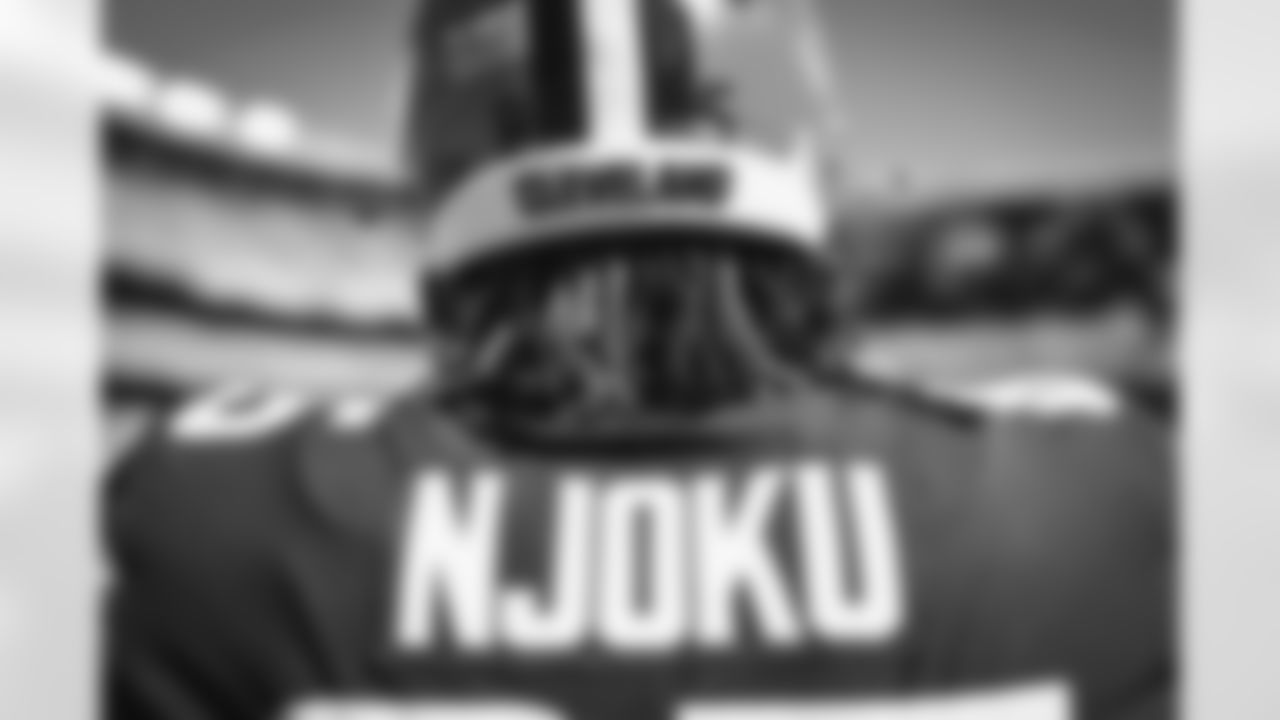 Tight end David Njoku (85) before a NFL football game between the New England Patriots and Cleveland Browns on October 16, 2022 at FirstEnergy Stadium.