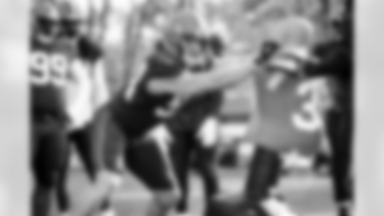Defensive end Porter Gustin (94) during practice on November 10, 2021.