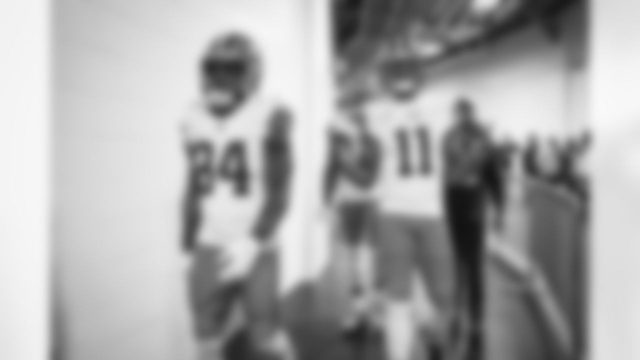 Wide receiver Donovan Peoples-Jones (11) before a NFL football game between the Cleveland Browns and Pittsburgh Steelers on January 8, 2023 at Acrisure Stadium.