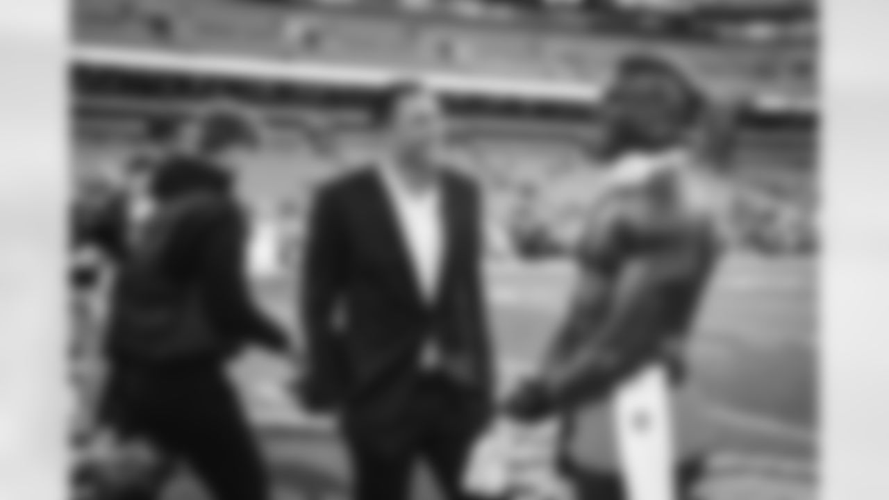 Tight end David Njoku (85) before a NFL football game between the Pittsburgh Steelers and Cleveland Browns on September 22, 2022 at FirstEnergy Stadium.