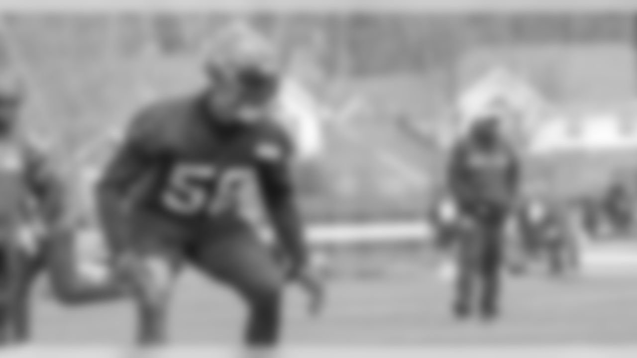 Browns linebacker Christian Kirksey reads a play during minicamp practice Wednesday in Berea.