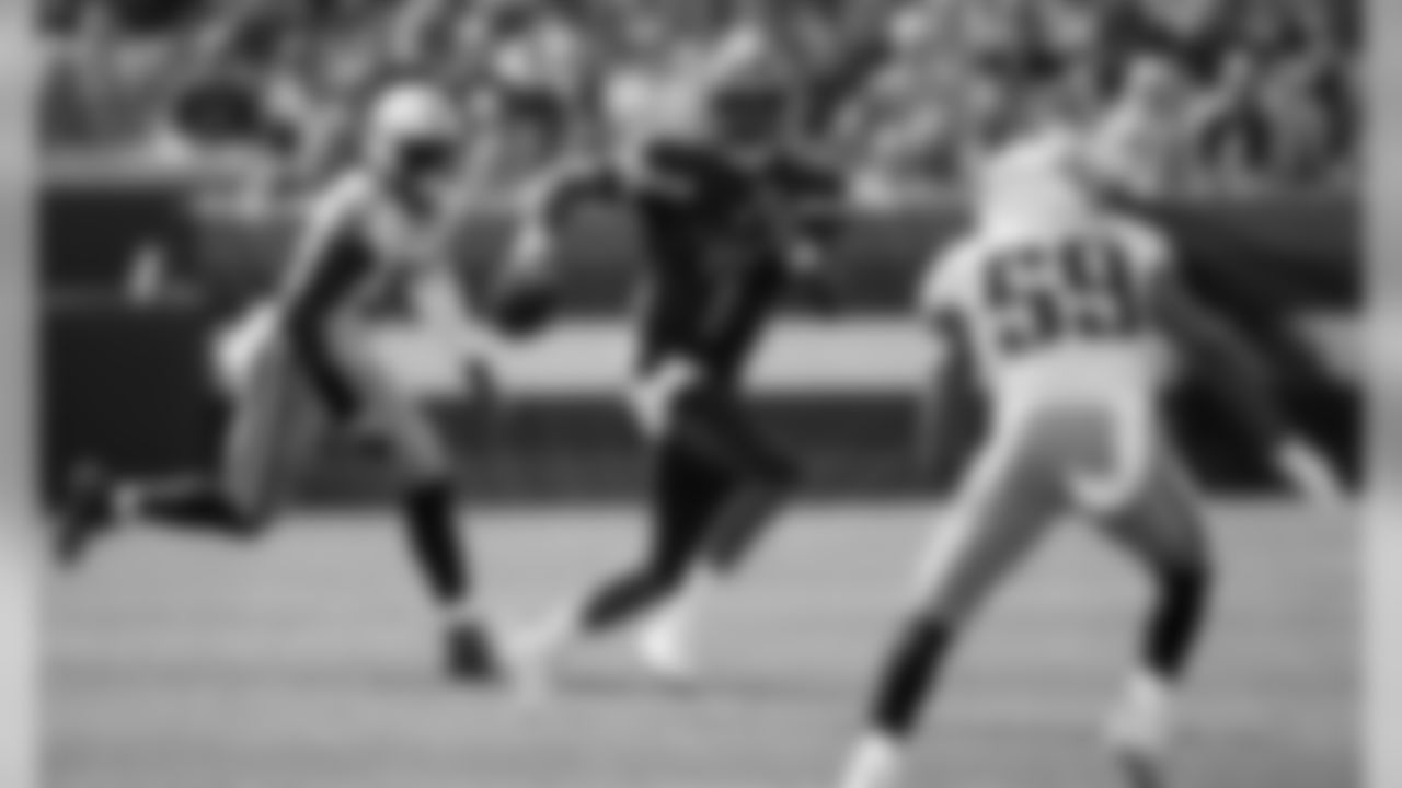 QB DeShone Kizer scrambles.