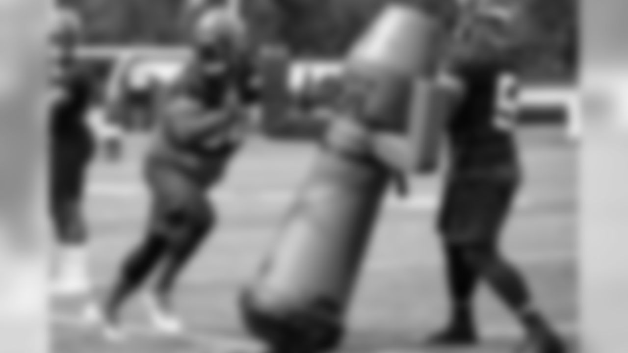 Defensive tackle Sheldon Richardson (98) during the ninth practice of OTAs on May 30, 2019.