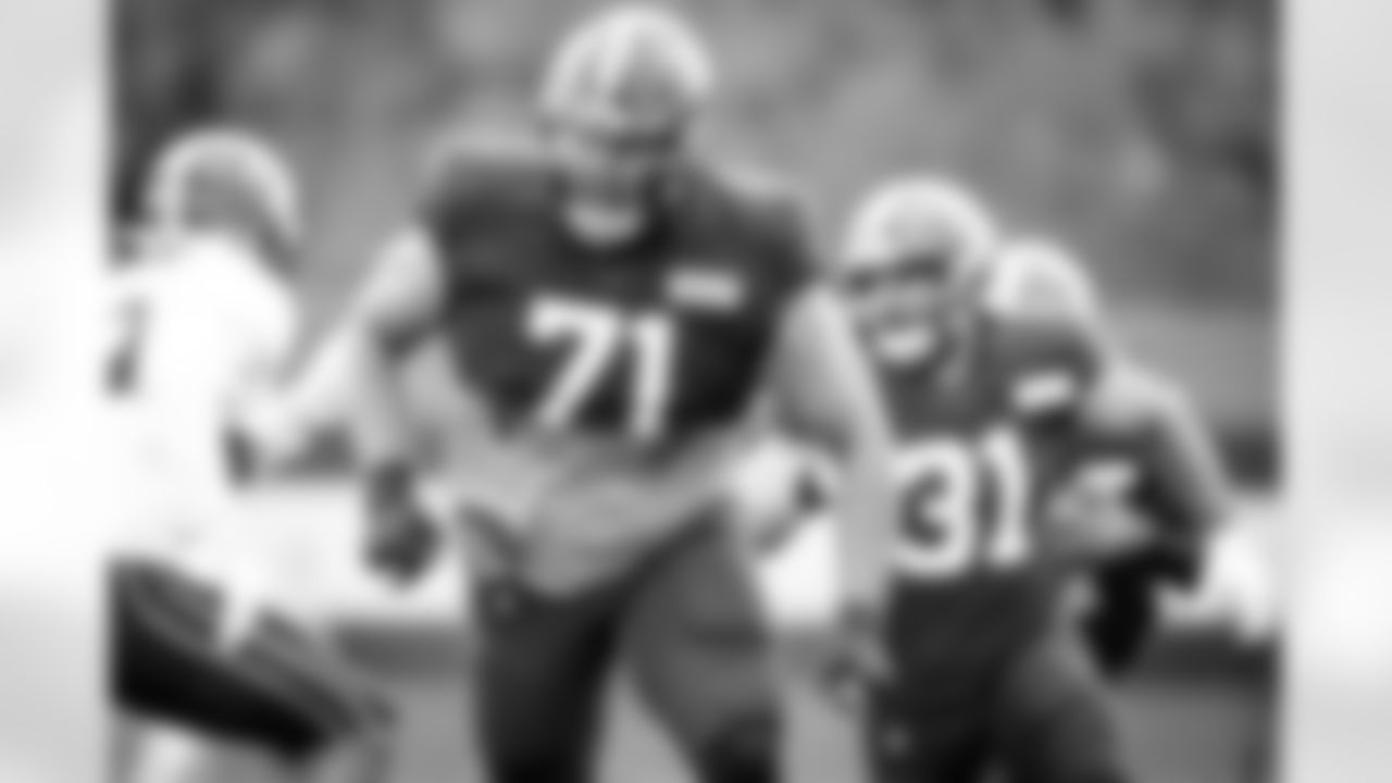 Offensive tackle Jedrick Wills Jr. (71) during practice on October 28, 2020