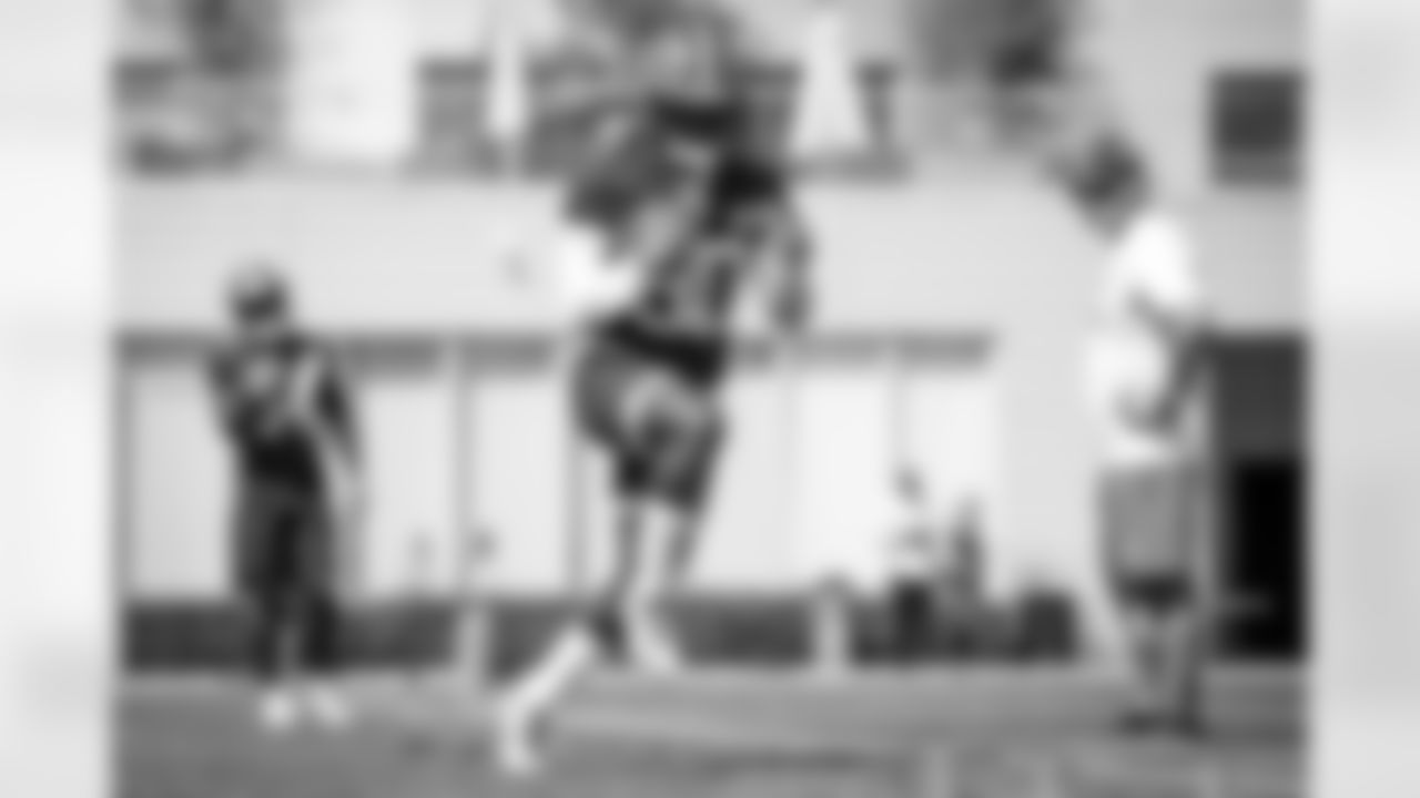Running Back D'Ernest Johnson (30) during practice at CrossCountry Mortgage Campus on August 30, 2022.