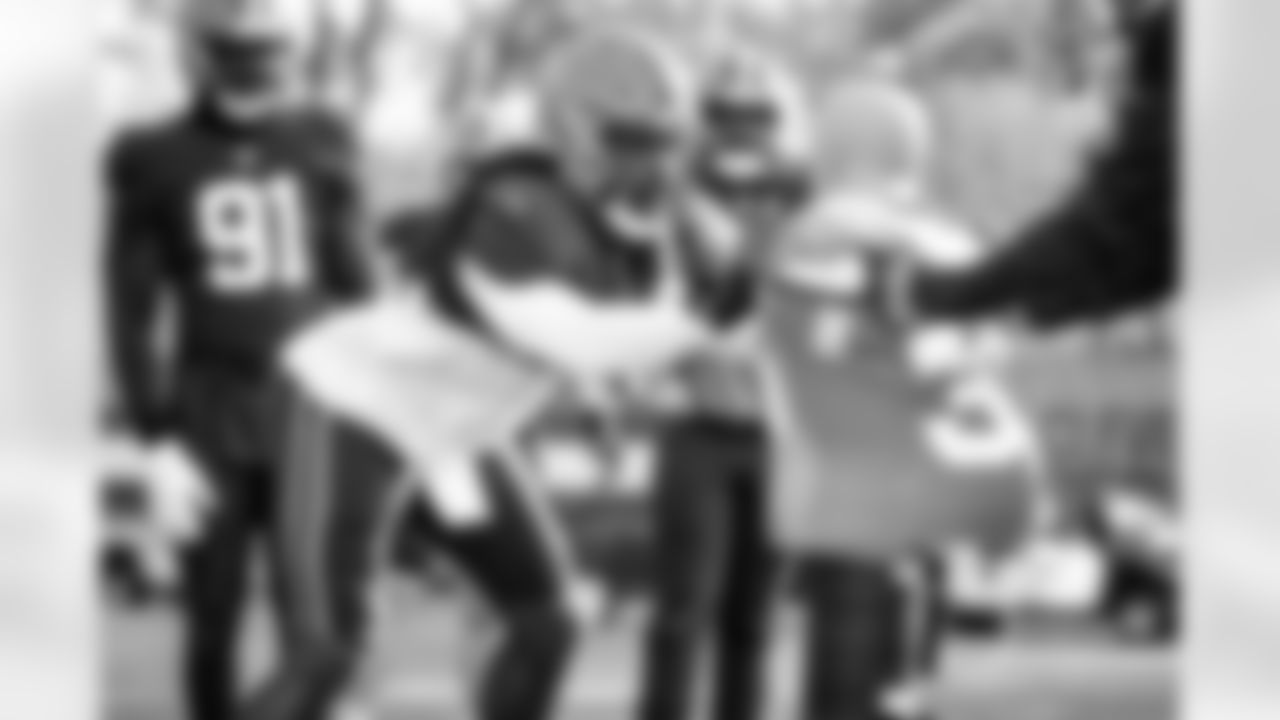 Defensive end Jadeveon Clowney (90) during practice on November 10, 2021.