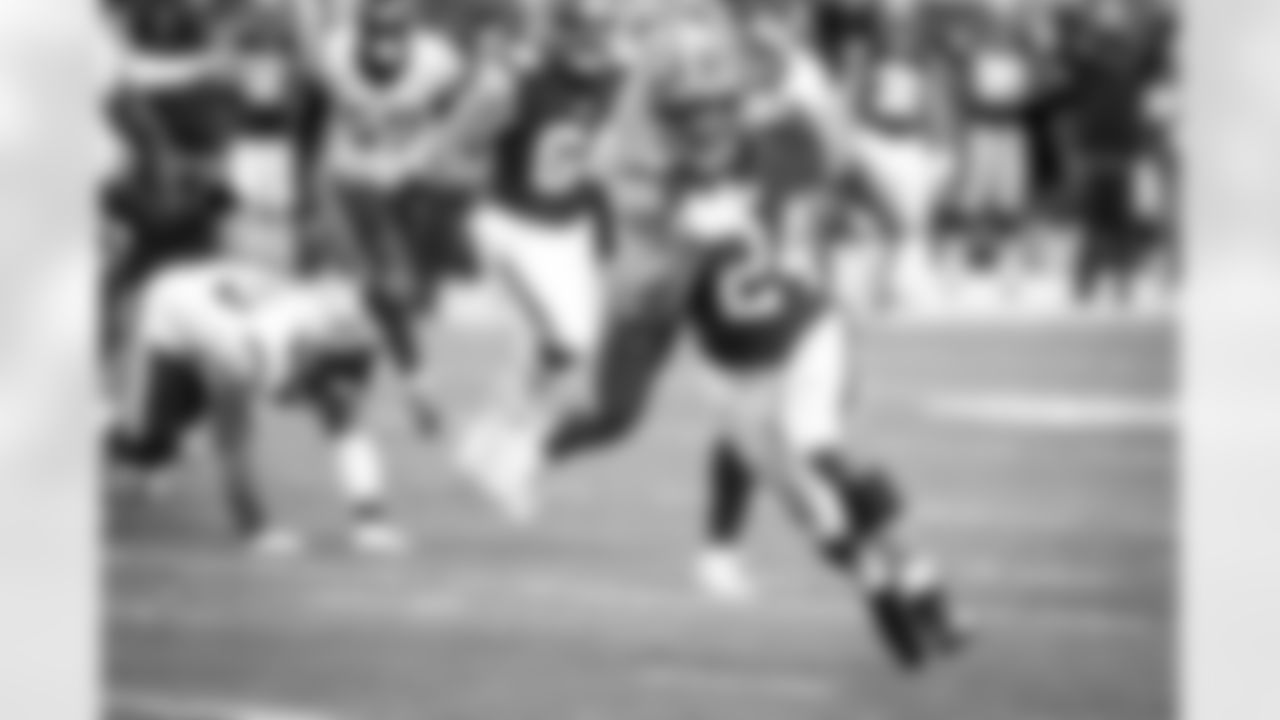 Running Back Nick Chubb (24) during a NFL football game between the Houston Texans and Cleveland Browns on November 15, 2020 at FirstEnergy Stadium. The Browns won 10-7.