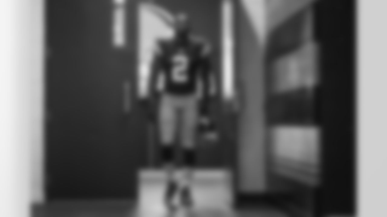 Wide Receiver Amari Cooper (2) before a NFL football game between the Pittsburgh Steelers and Cleveland Browns on September 22, 2022 at FirstEnergy Stadium.