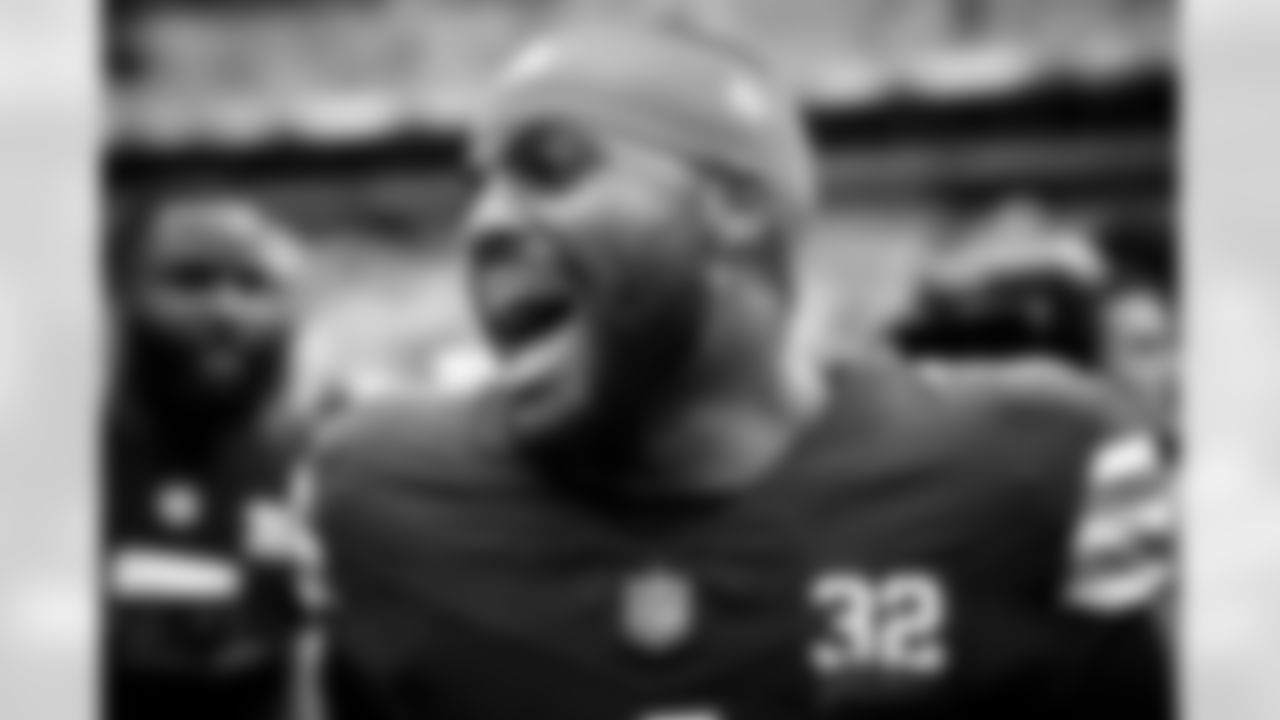 Safety Juan Thornhill (1) before a NFL football game between the Tennessee Titans and Cleveland Browns on September 24, 2023 at Cleveland Browns Stadium. The Browns won 27-3.