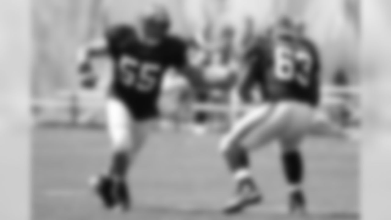 OL Alex Mack