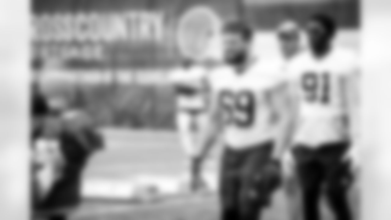 Defensive end Chase Winovich (69) during the first day of Phase II of the offseason on May 2, 2022.