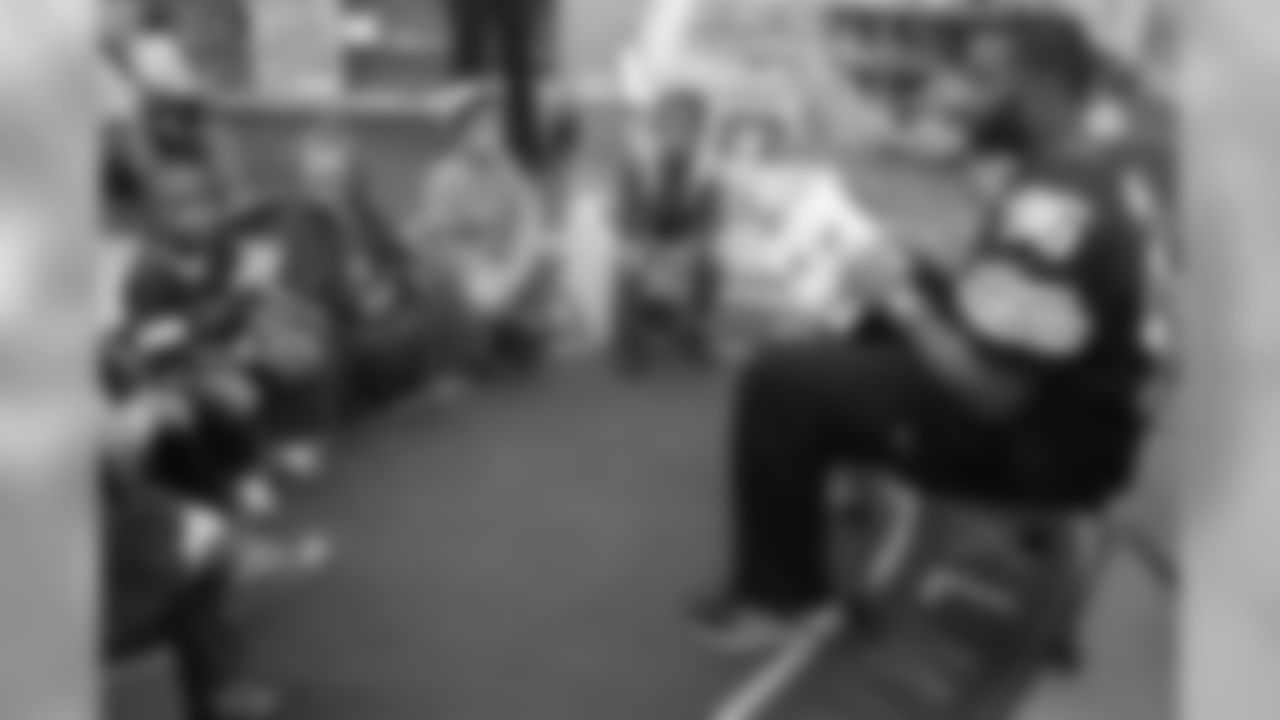 Browns Visit Glendale Primary School