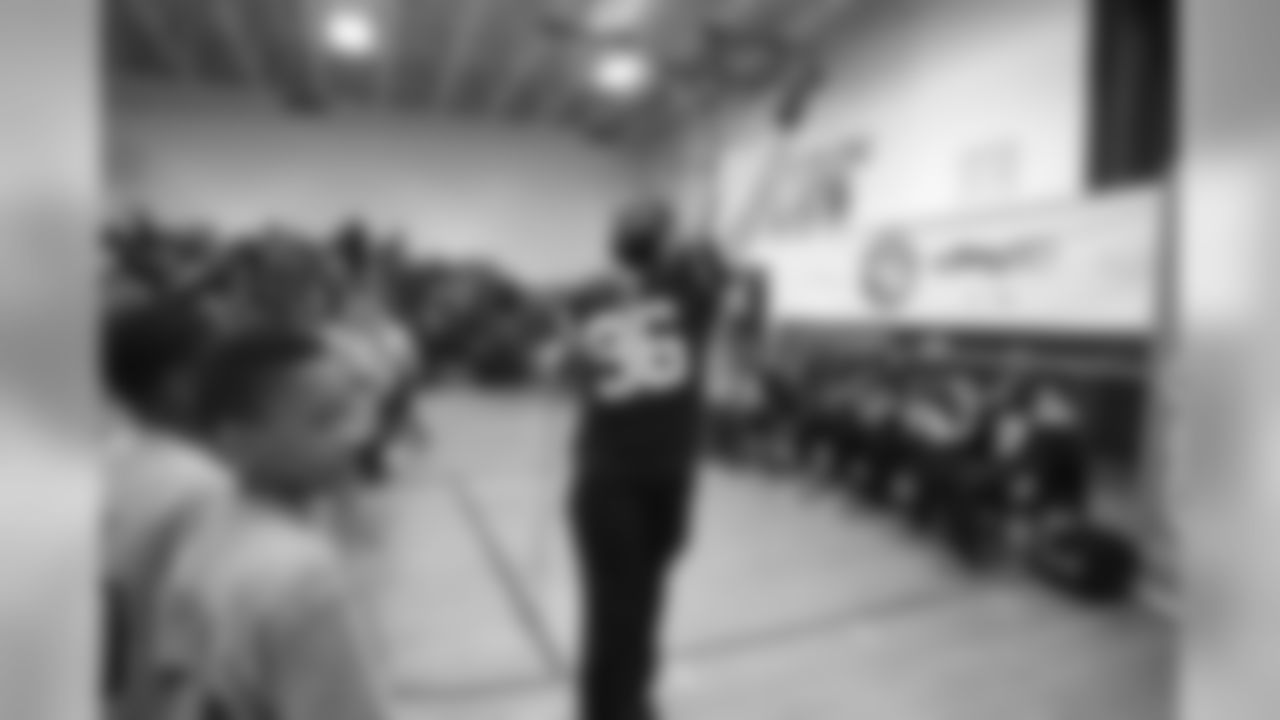 Browns Visit Central Middle School | Play 60