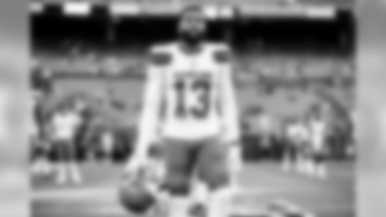 Wide receiver Odell Beckham Jr. (13) warms up before the Redskins vs. Browns preseason game.