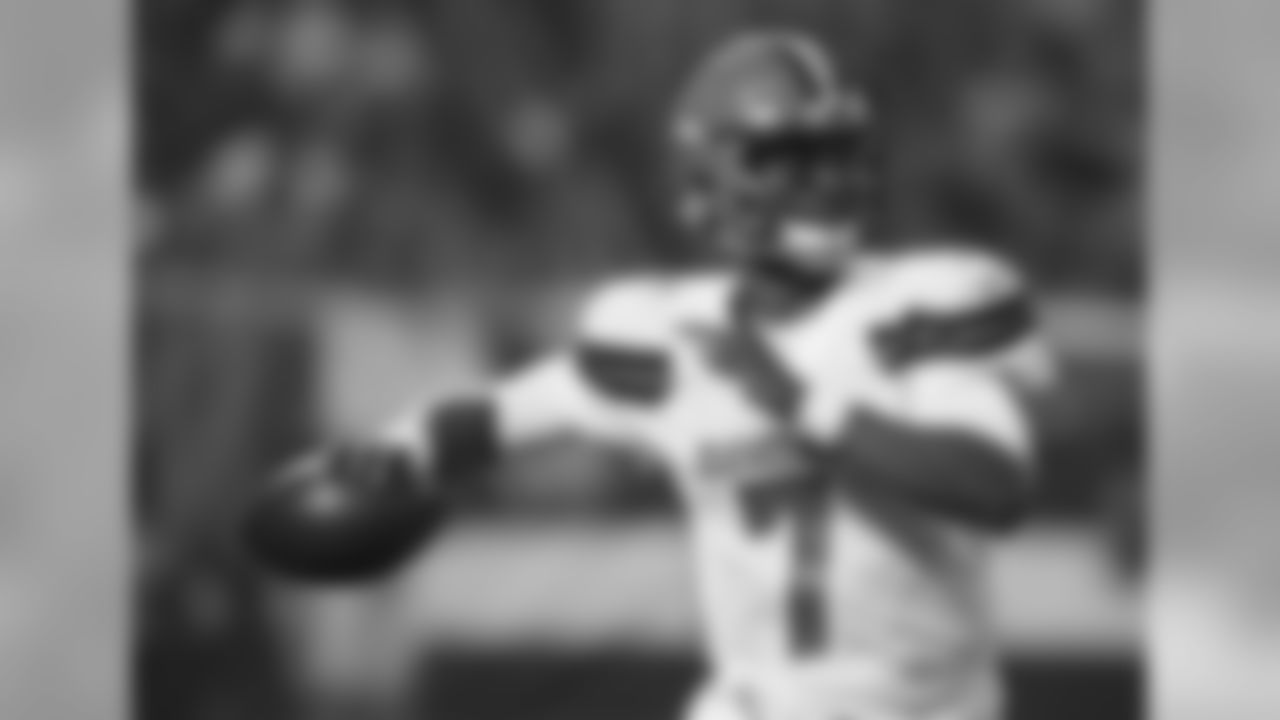 QB DeShone Kizer looks to pass.