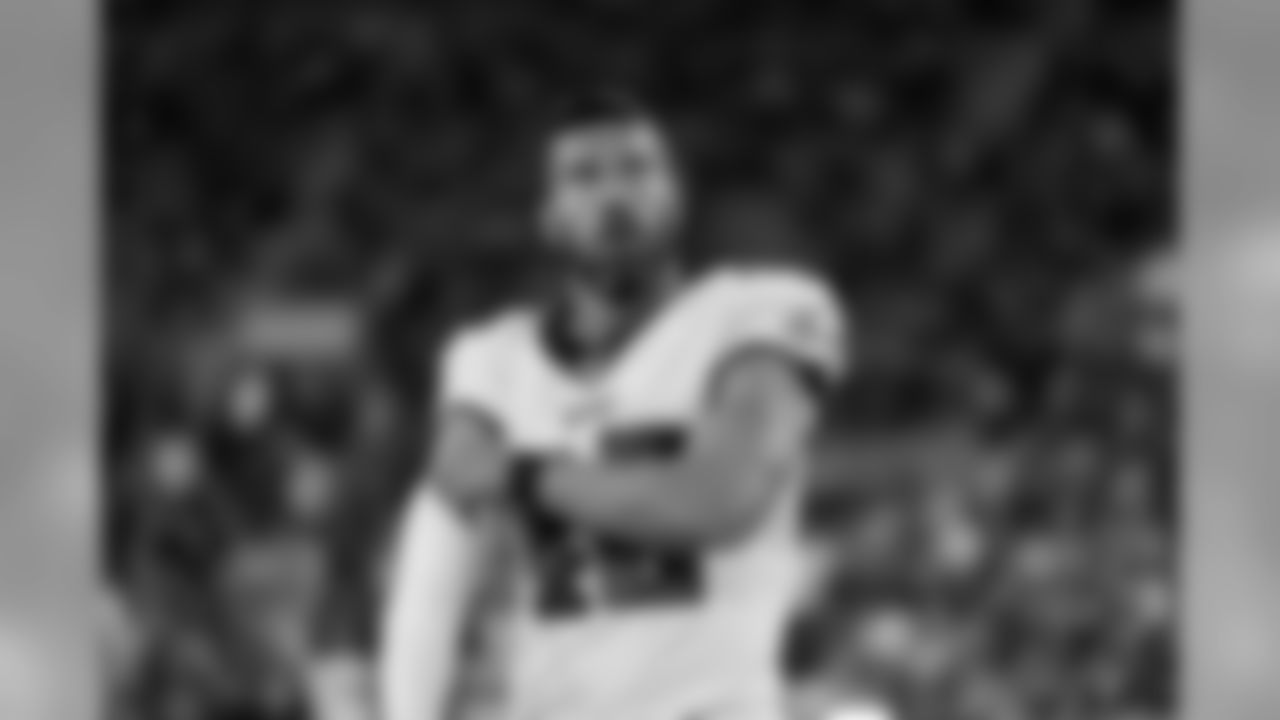 Safety Andrew Sendejo (23)