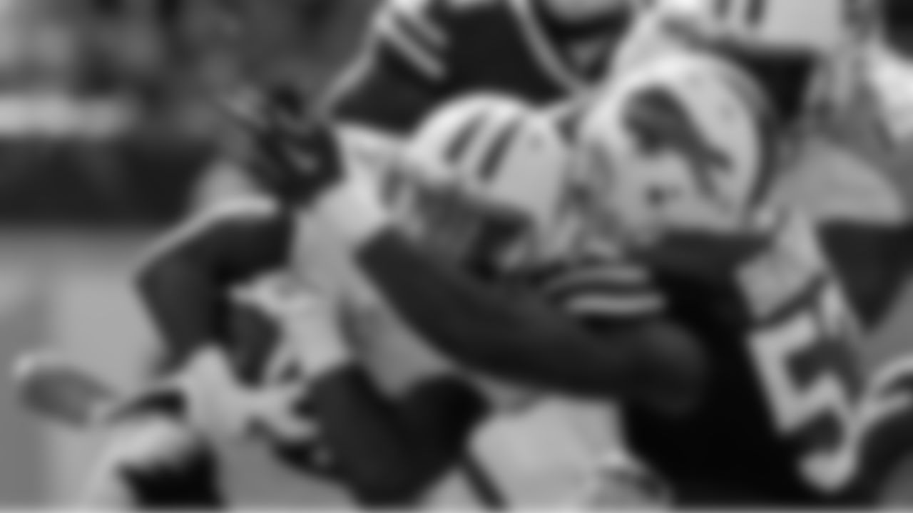 RB Ezekiel Elliott