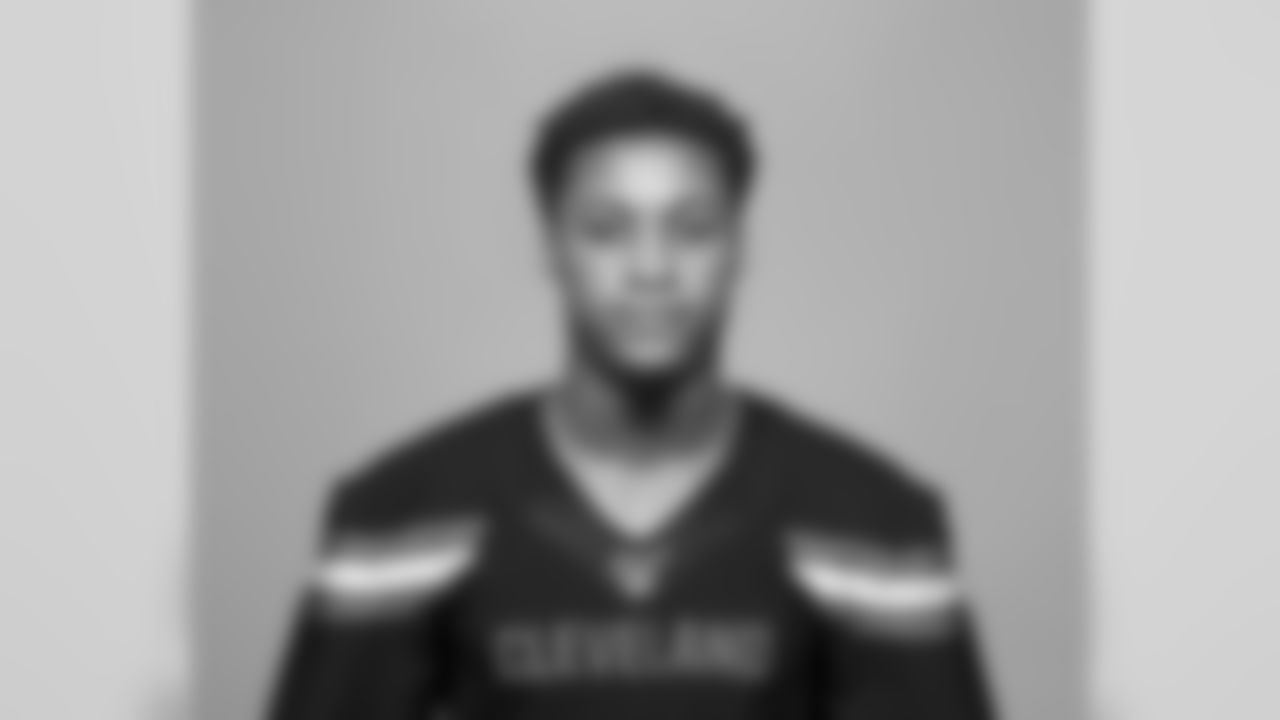 Cornerback Denzel Ward (21)