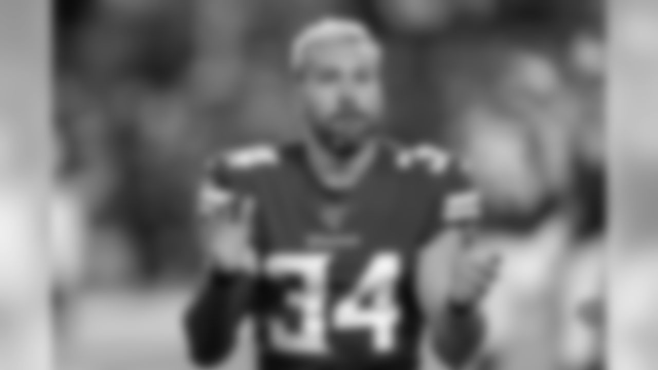Safety Andrew Sendejo (23)