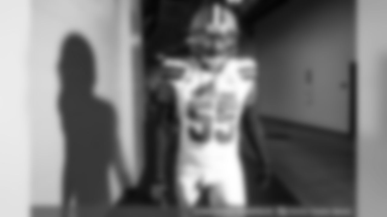 Linebacker Tae Davis (55)
