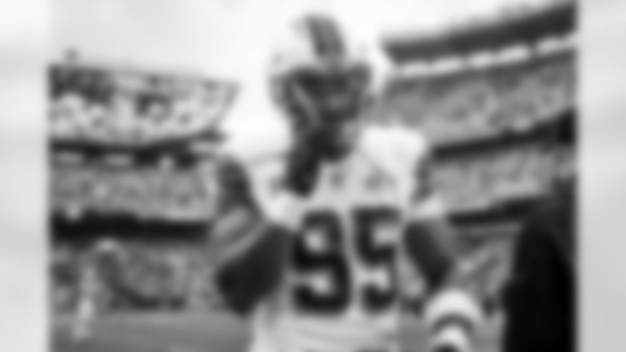 Defensive end Myles Garrett (95) before a NFL football game between the San Francisco 49ers and Cleveland Browns on October 15, 2023 at Cleveland Browns Stadium.