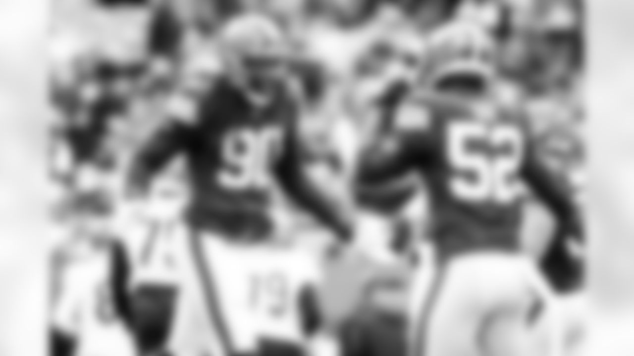 Defensive end Jadeveon Clowney (90) during a NFL football game between the Cincinnati Bengals and Cleveland Browns on January 9, 2022 at FirstEnergy Stadium. The Browns won 21-16.